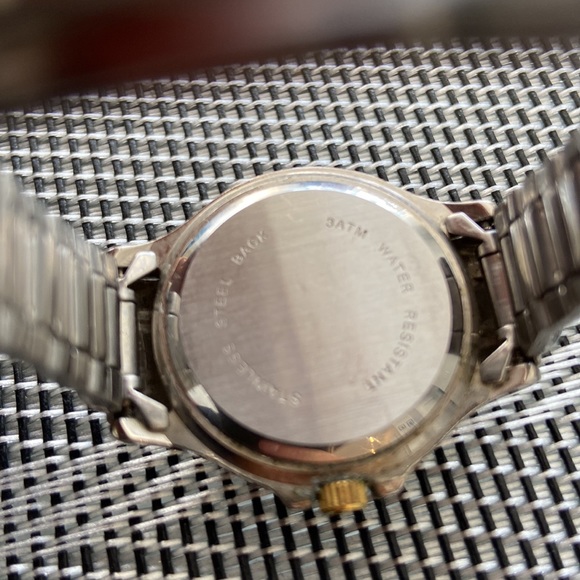 Silver and gold stainless steel watch - Picture 3 of 6